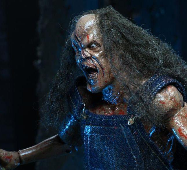 NECA - HATCHET VICTOR CROWLEY CLOTH