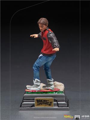 1/10 IRON STUDIOS - BTTF 2 MARTY MCFLY ON HOVERBOARD