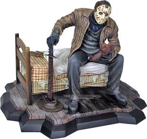 FRIDAY THE 13TH - JASON VOORHEES STATUE