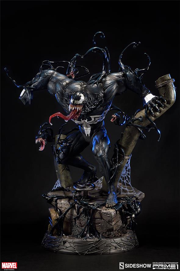 VENOM STATUE