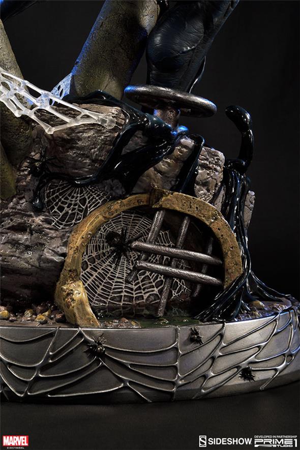 VENOM STATUE