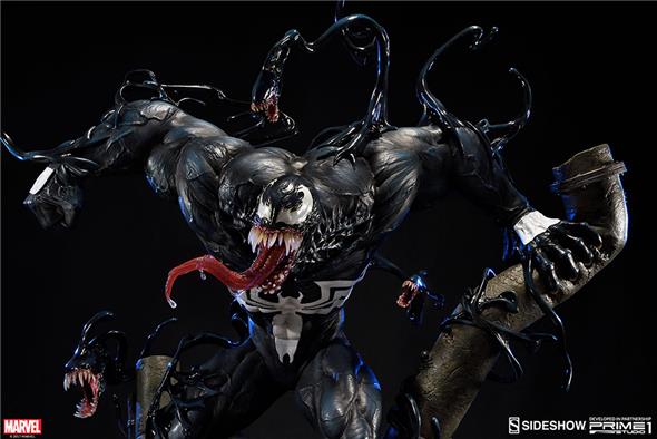 VENOM STATUE