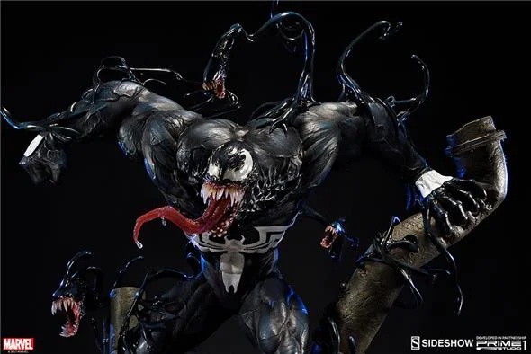 VENOM STATUE