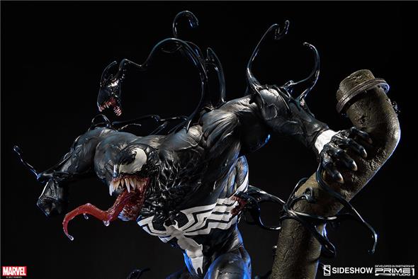 VENOM STATUE