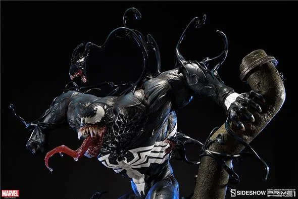 VENOM STATUE