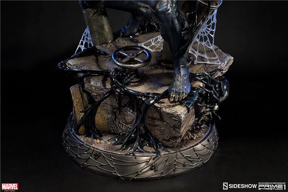 VENOM STATUE