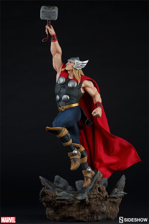 THOR AVENGERS ASSEMBLE STATUE