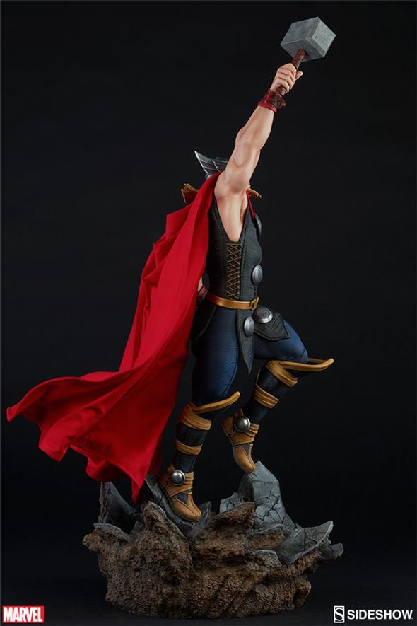 THOR AVENGERS ASSEMBLE STATUE