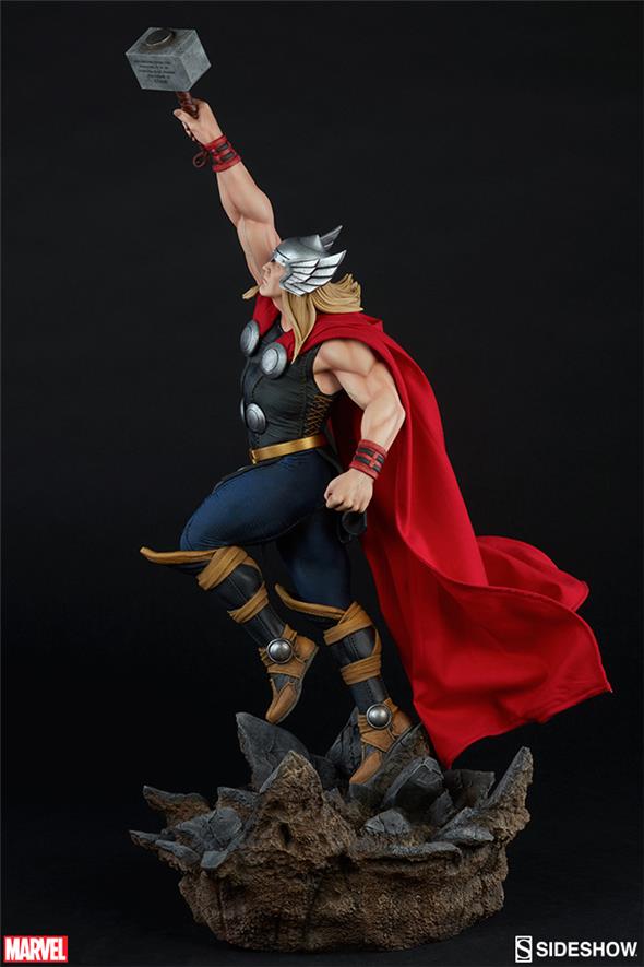 THOR AVENGERS ASSEMBLE STATUE