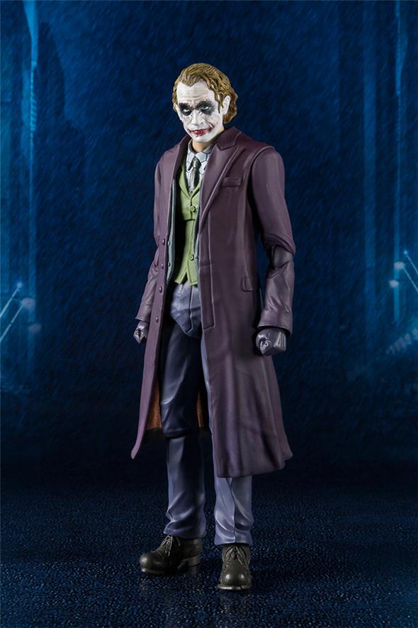 S.H. FIGUARTS - DARK KNIGHT JOKER