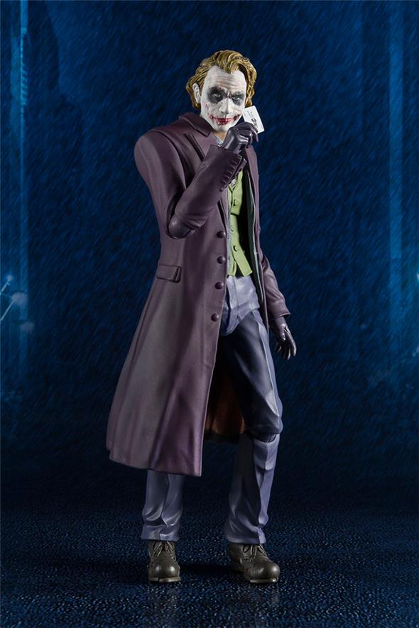 S.H. FIGUARTS - DARK KNIGHT JOKER