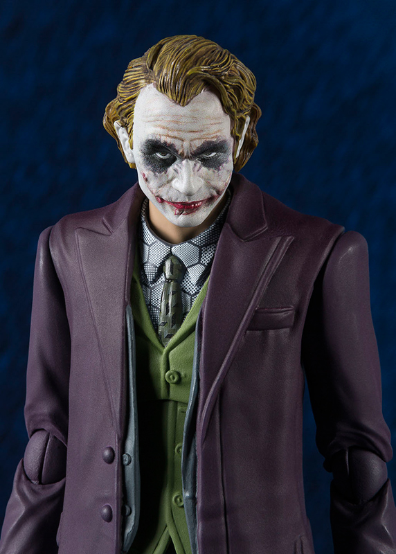 S.H. FIGUARTS - DARK KNIGHT JOKER