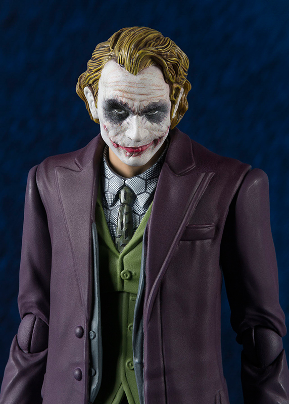 S.H. FIGUARTS - DARK KNIGHT JOKER