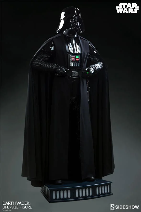 STAR WARS - DARTH VADER LIFE SIZE FIGURE