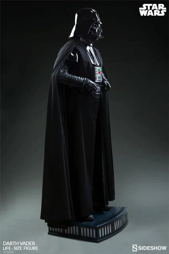 STAR WARS - DARTH VADER LIFE SIZE FIGURE