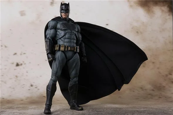 S.H. FIGUARTS - JUSTICE LEAGUE BATMAN