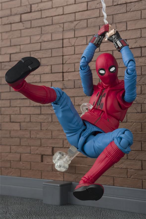 S.H. FIGUARTS - SPIDER-MAN HOME SUIT AND WALL SH FIGUARTS