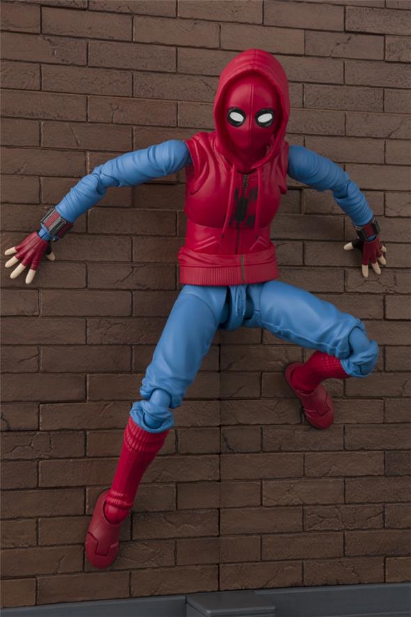 S.H. FIGUARTS - SPIDER-MAN HOME SUIT AND WALL SH FIGUARTS