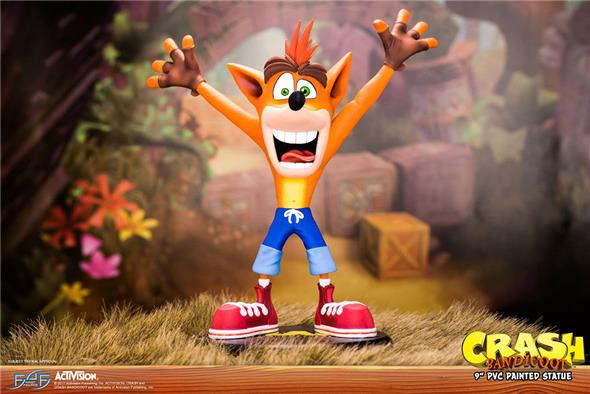 CRASH BANDICOOT STATUE