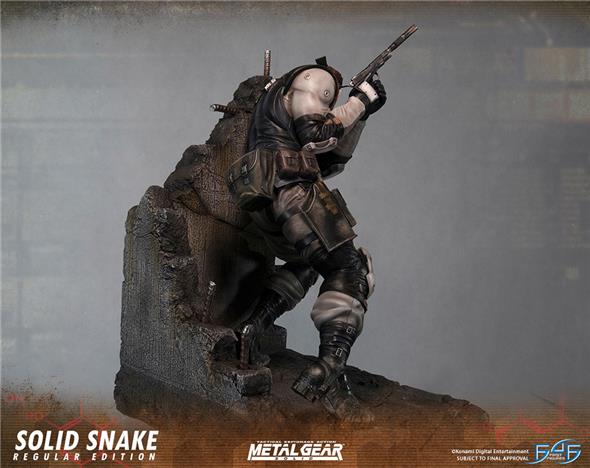 MGS SOLID SNAKE STATUE