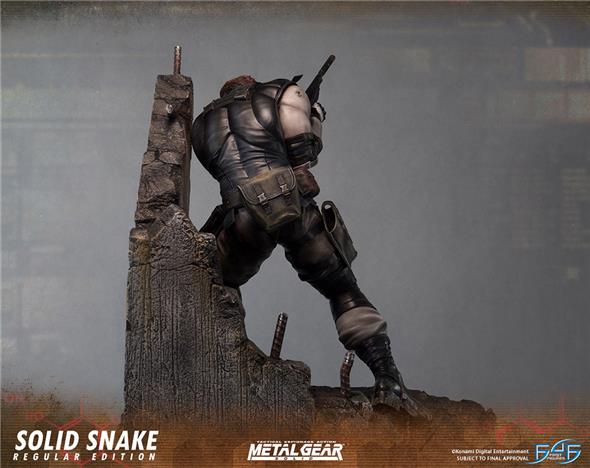 MGS SOLID SNAKE STATUE