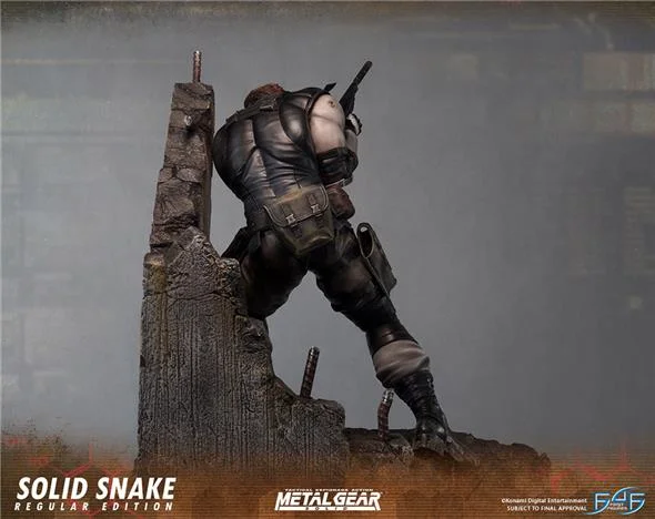 MGS SOLID SNAKE STATUE