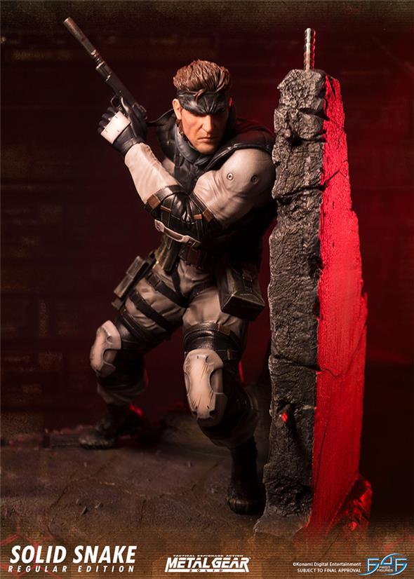 MGS SOLID SNAKE STATUE