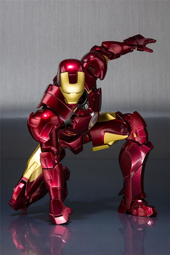 S.H.FIGUARTS - IRON MAN MARK 4 + HALL OF ARMOR SET