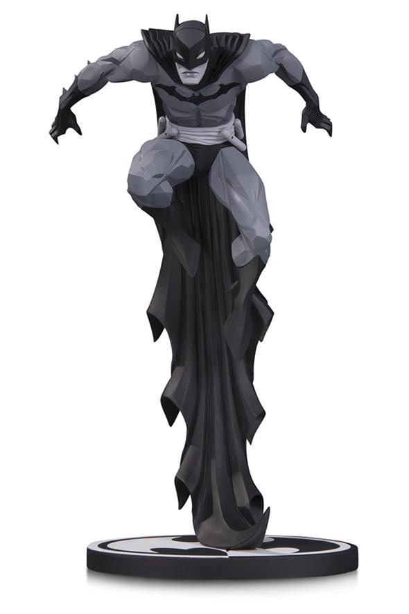 DC BATMAN BLACK & WHITE - BY J.MATTHEWS STATUE