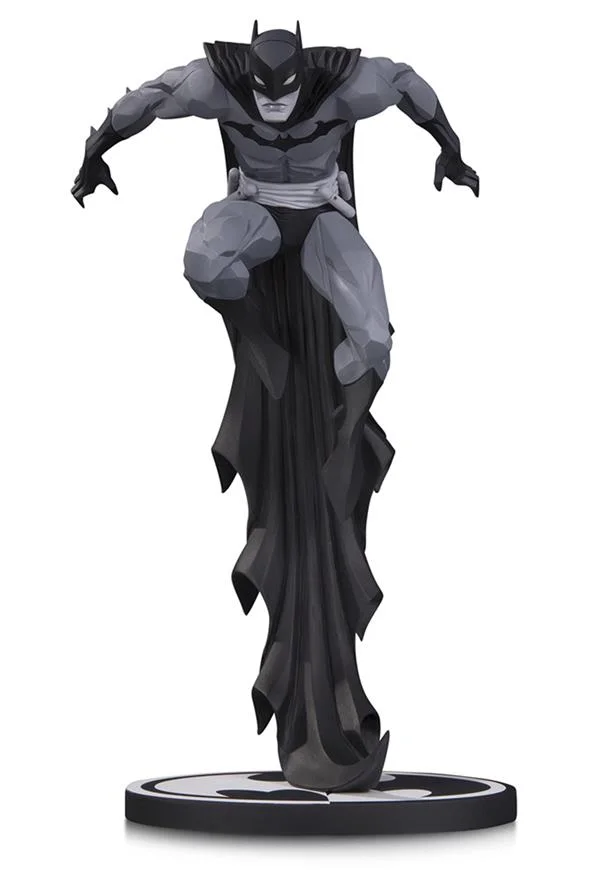 DC BATMAN BLACK & WHITE - BY J.MATTHEWS STATUE