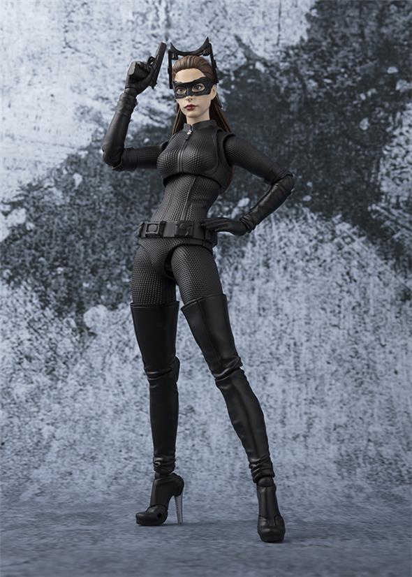 S.H. FIGUARTS - THE DARK KNIGHT CATWOMAN