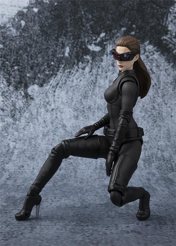 S.H. FIGUARTS - THE DARK KNIGHT CATWOMAN