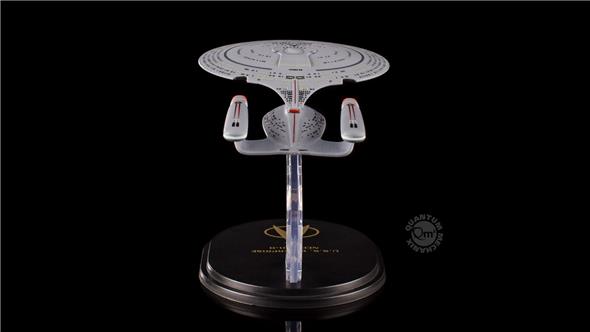 STAR TREK TNG - ENTERPRISE NCC-1701-D MINI MASTER SHIP