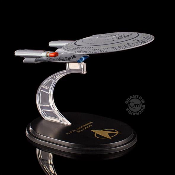 STAR TREK TNG - ENTERPRISE NCC-1701-D MINI MASTER SHIP