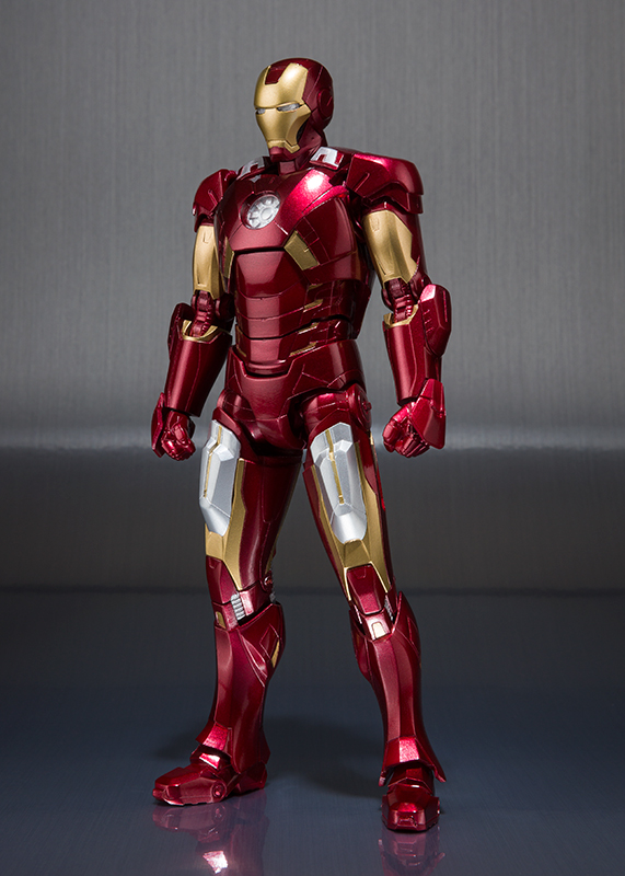 S.H.FIGUARTS - IRON MAN MARK VII + HALL OF ARMOR SET