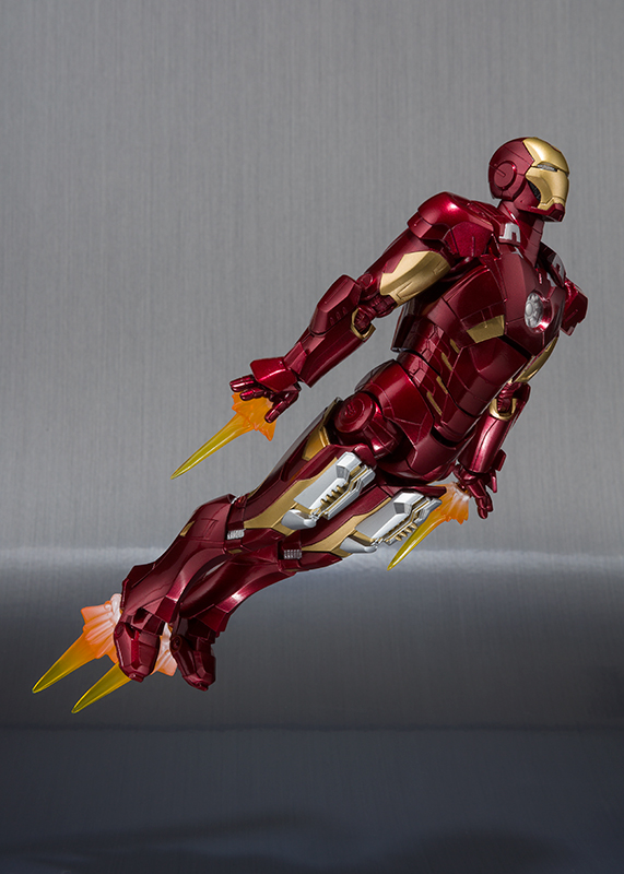 S.H.FIGUARTS - IRON MAN MARK VII + HALL OF ARMOR SET