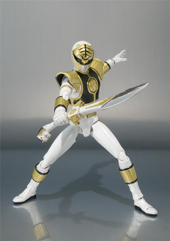 S.H. FIGUARTS - POWER RANGERS WHITE RANGER