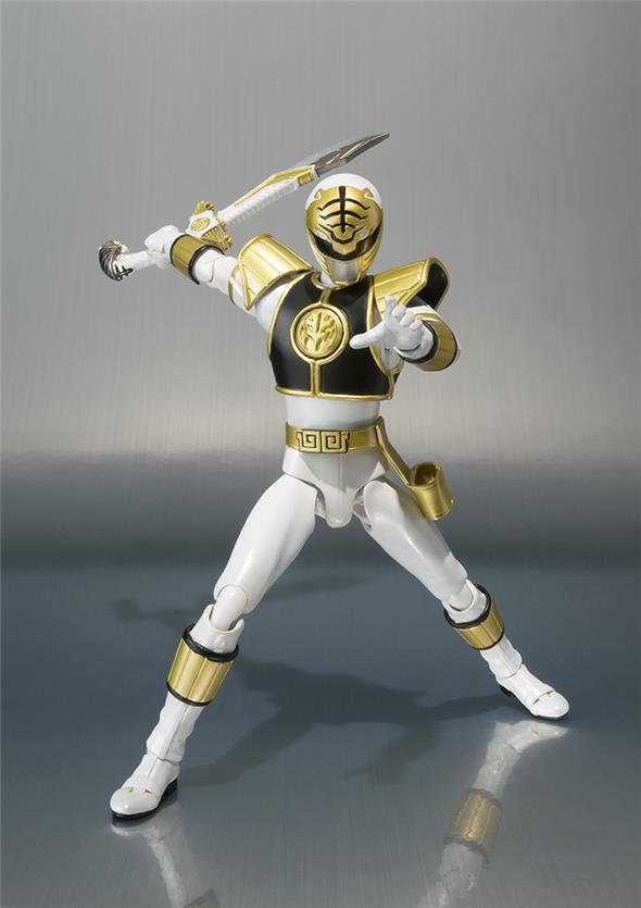 S.H. FIGUARTS - POWER RANGERS WHITE RANGER