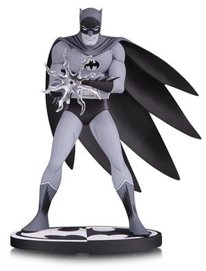dc-direct-direct-batman-blackandwhite-batman-by-jiro-kuwata-statue