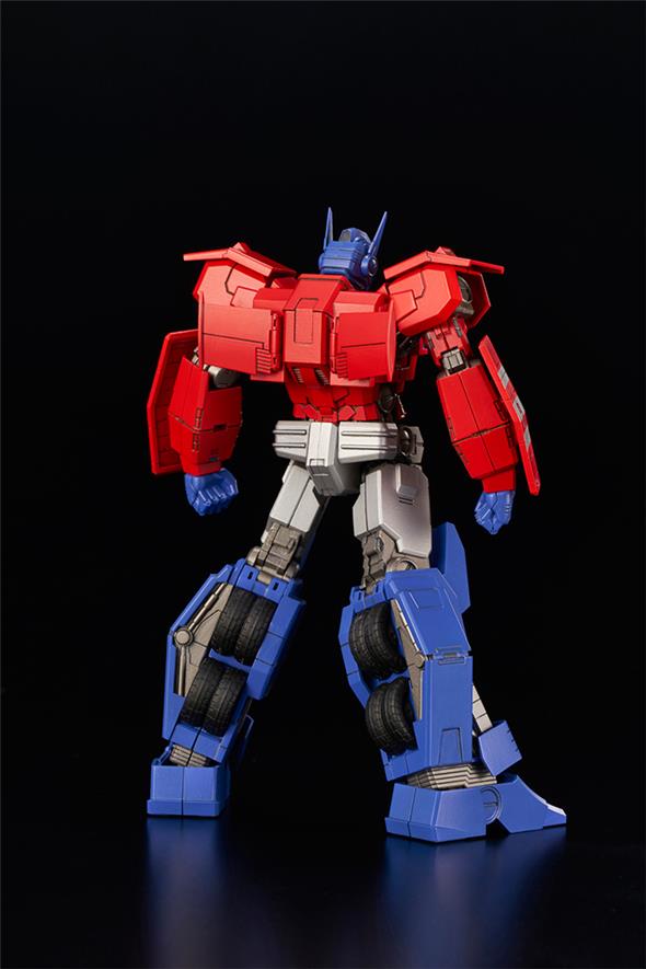 TRANSFORMERS OPTIMUS PRIME IDW MODEL KIT