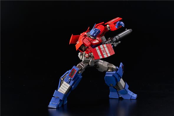 TRANSFORMERS OPTIMUS PRIME IDW MODEL KIT