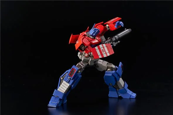 TRANSFORMERS OPTIMUS PRIME IDW MODEL KIT