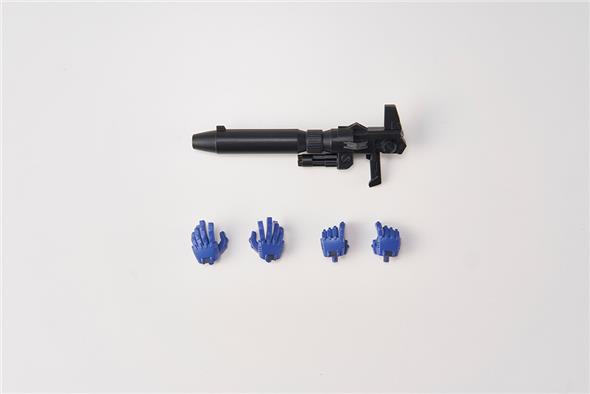 TRANSFORMERS OPTIMUS PRIME IDW MODEL KIT