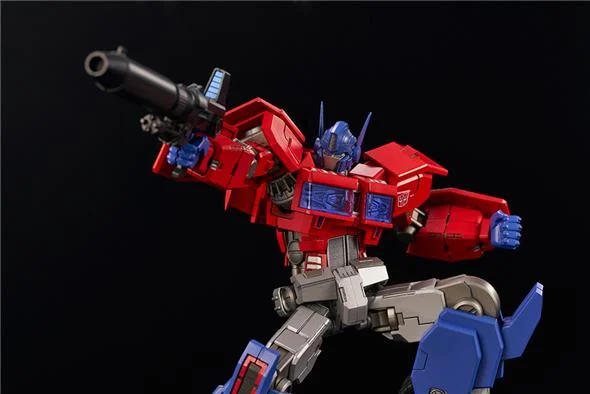 TRANSFORMERS OPTIMUS PRIME IDW MODEL KIT