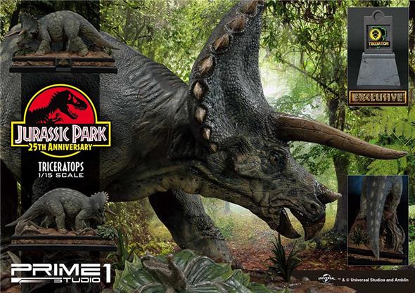 JURASSIC PARK TRICERATOPS STATUE