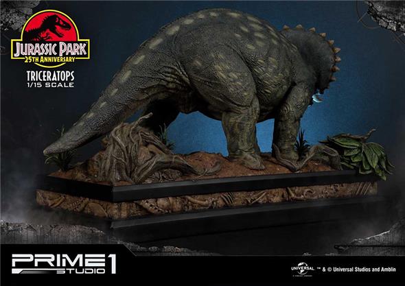 JURASSIC PARK TRICERATOPS STATUE