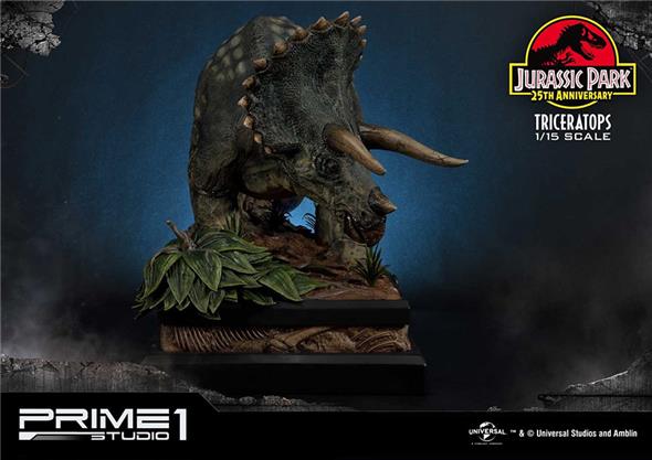 JURASSIC PARK TRICERATOPS STATUE