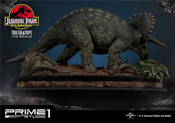 JURASSIC PARK TRICERATOPS STATUE