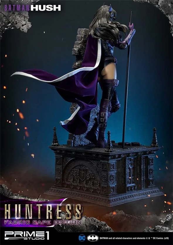 BATMAN HUSH HUNTRESS FABRIC CAPE STATUE