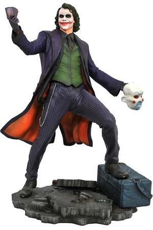 diamond-gallery-batman-dk-movie-joker-figure